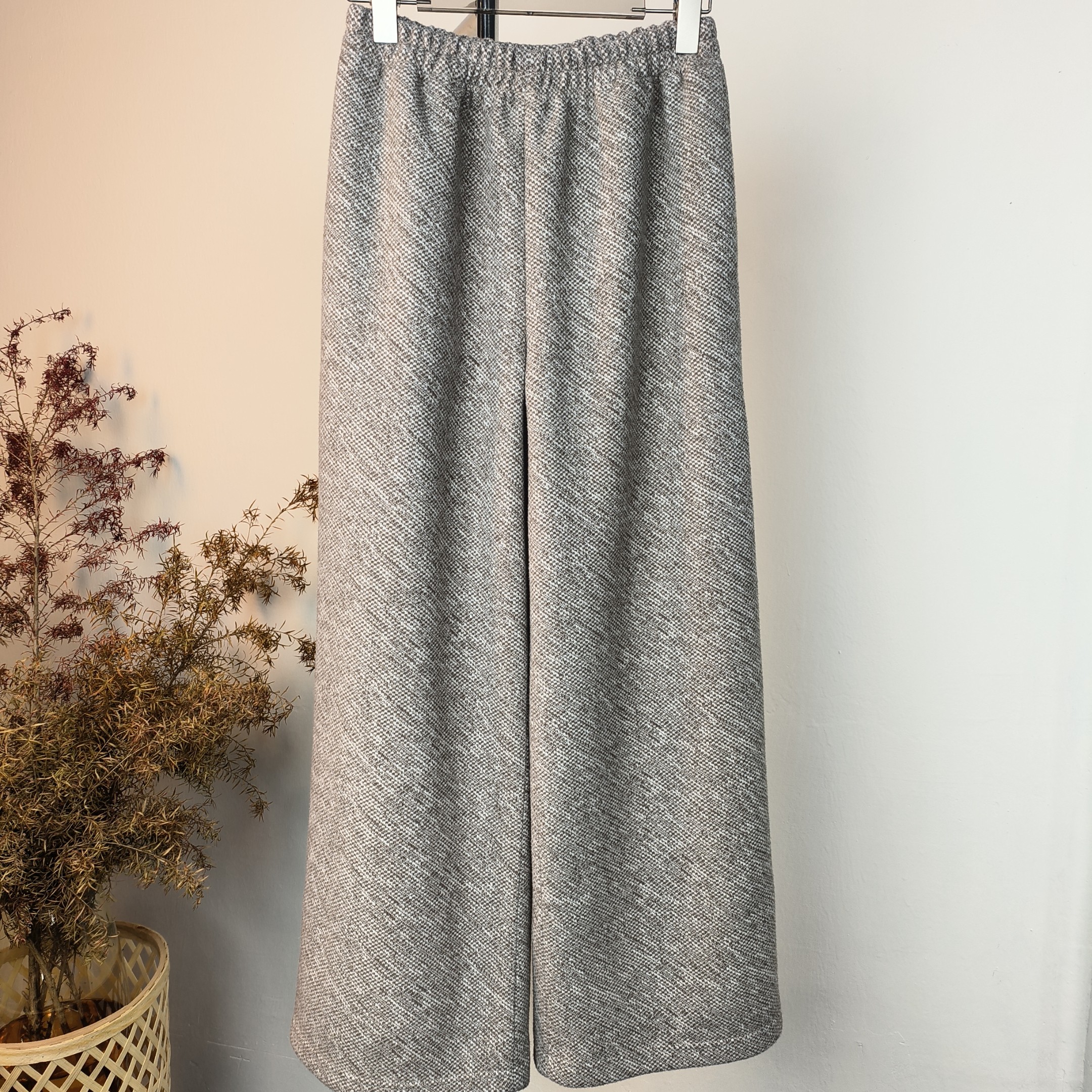 秋冬季灰色绒高级时尚气质保暖百搭款直筒裤