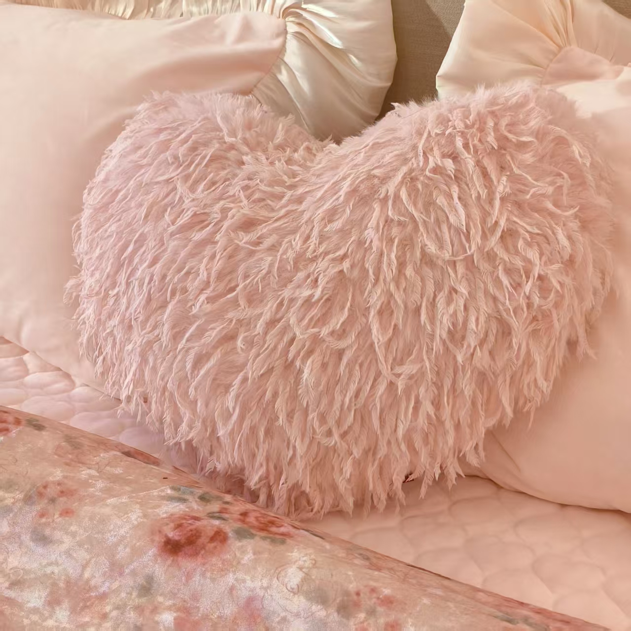 法式高级心形羽毛绒双面抱枕客厅沙发床头阳台腰靠垫