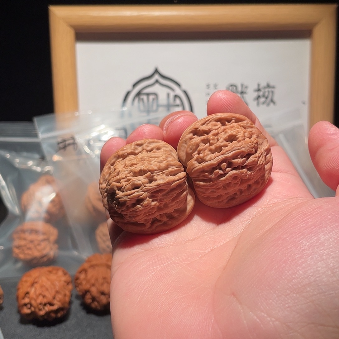 文玩核桃吊坠36全品汉高楼