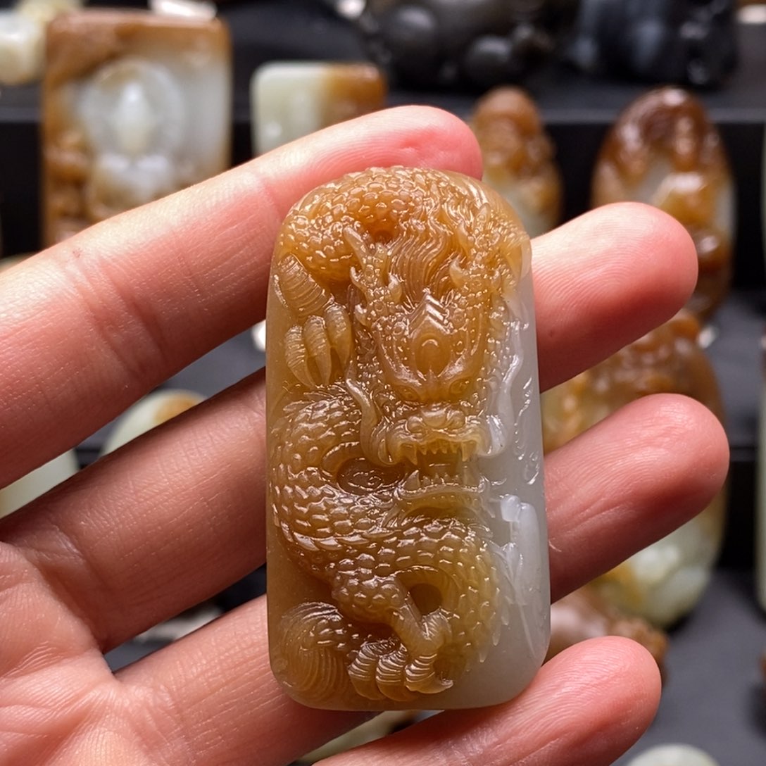 和田玉挂件未镶嵌点