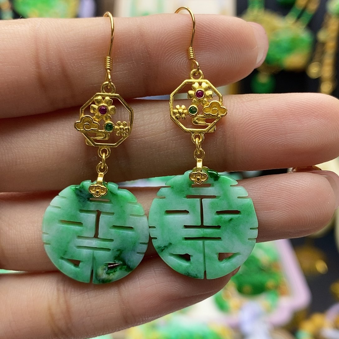 翡翠耳饰未镶嵌天然