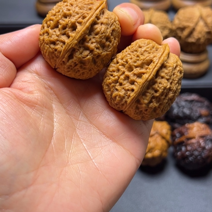 把件文玩核桃L鱼籽纹36