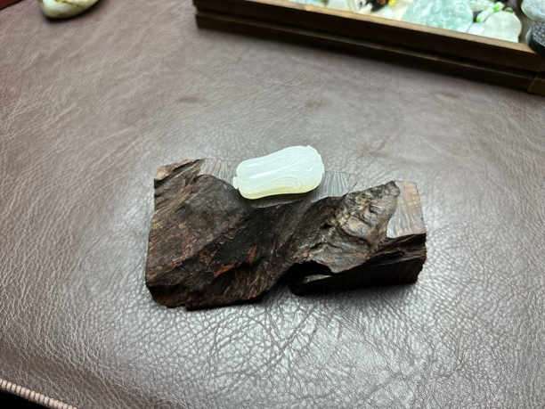 白菜手工雕刻聚百财玉佩男女款