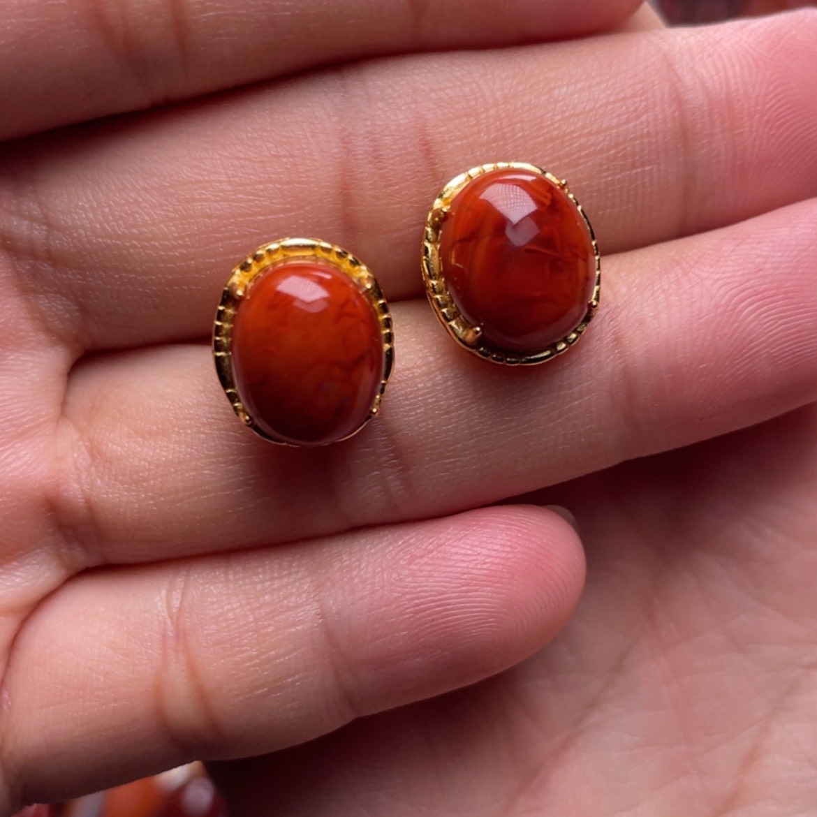 【闪购商品】银S925镶嵌火焰纹蛋面耳钉南红玛瑙