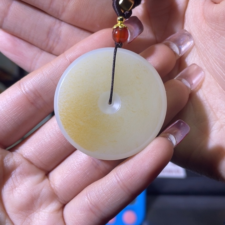 和田玉挂件未镶嵌大**图