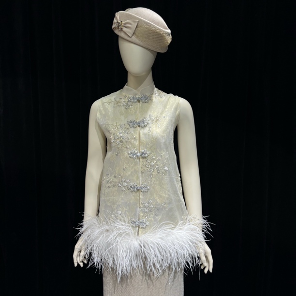 MJ01重工订珠绣片鸵鸟毛马甲