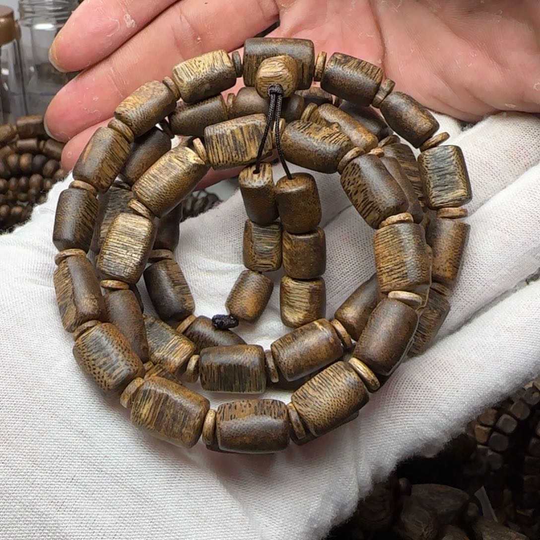 沉香手串宝****宝海南白棋包头老料37.5克