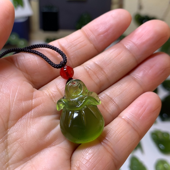 岫玉颈饰未镶嵌吊坠