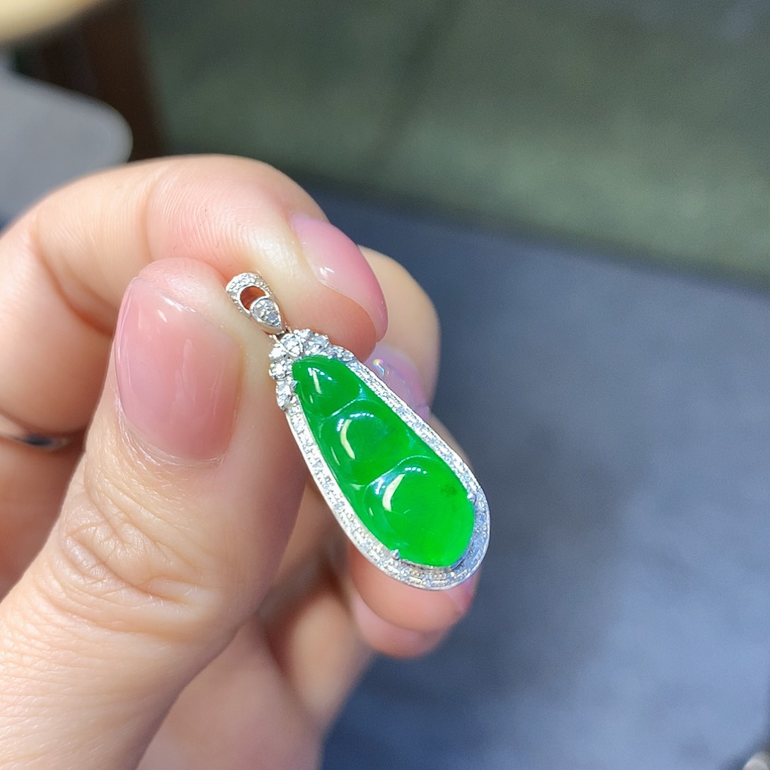 翡翠吊坠(不含链)18K金镶嵌