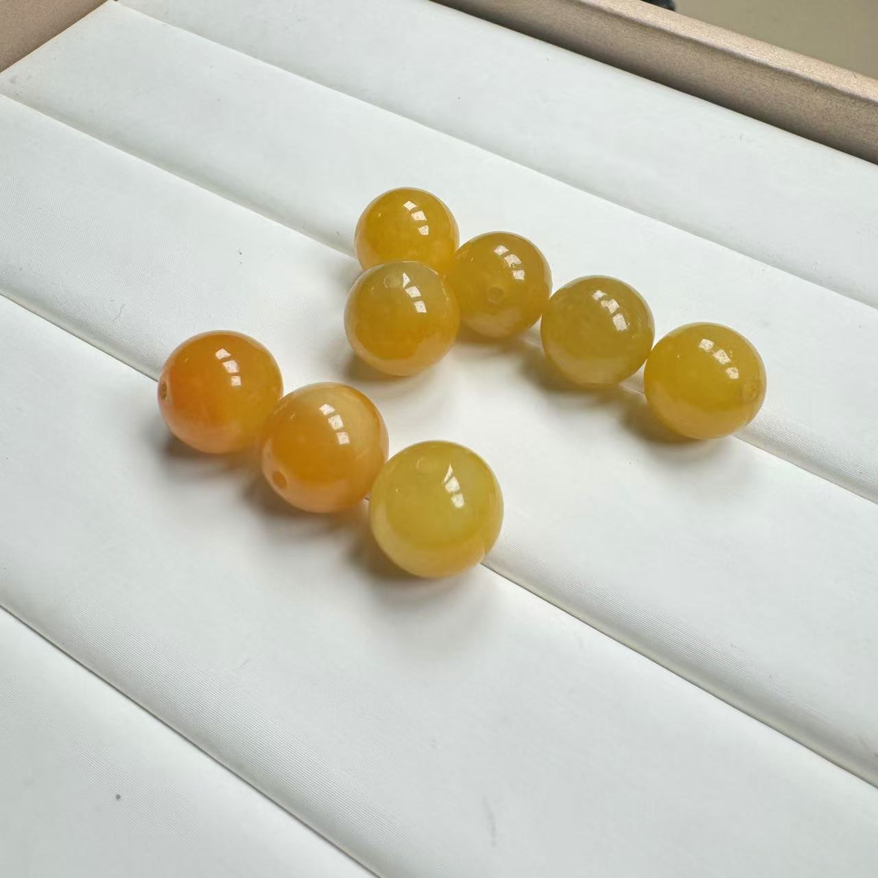 卡10mm 缅料A货翡翠 冰黄 多样性发一颗