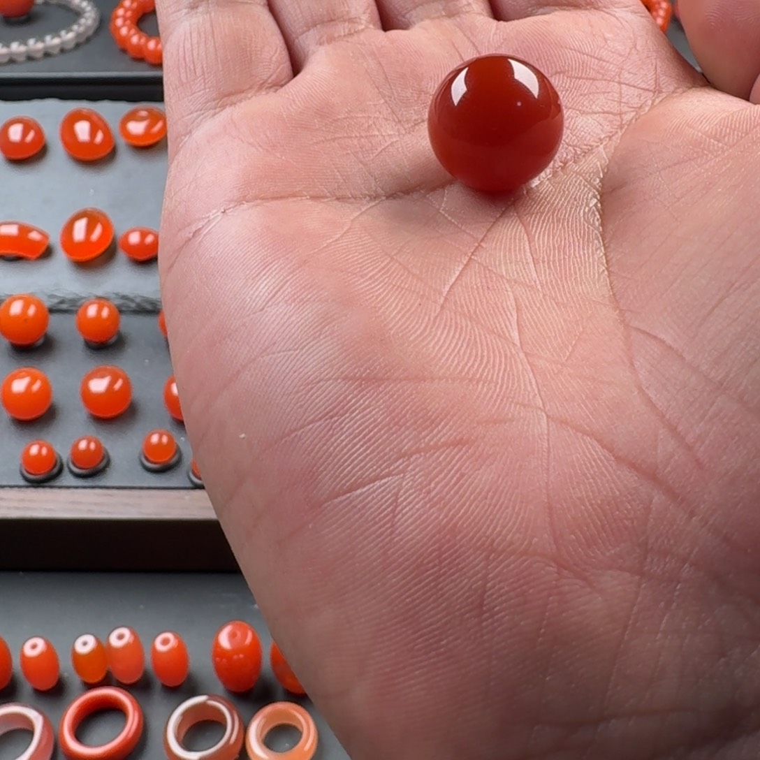南红玛瑙未镶嵌圆珠16.7