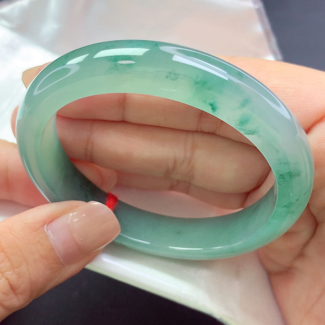 【闪购商品】未镶嵌手镯翡翠贵妃a 897007