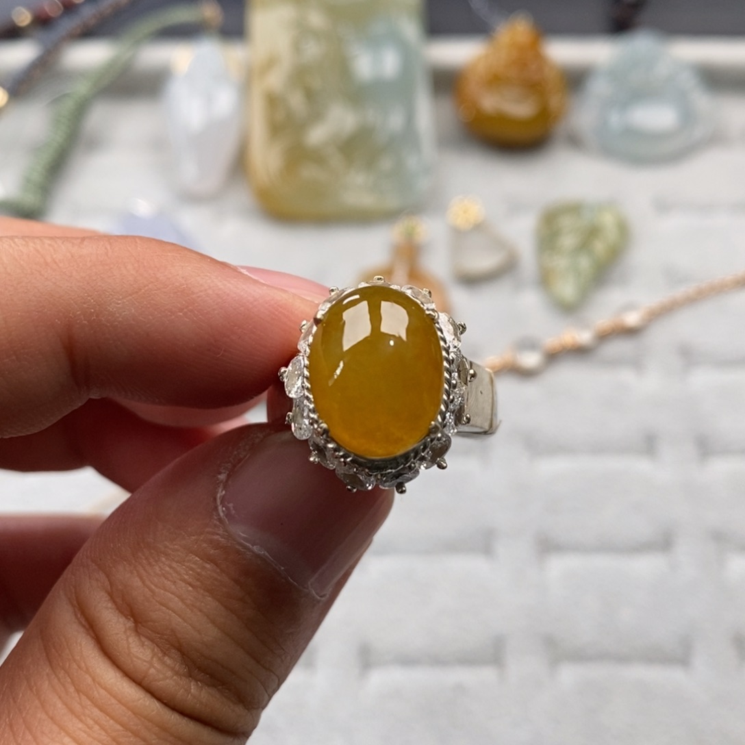 定制翡翠未镶嵌缅甸天然翡翠黄翡蛋面13.6