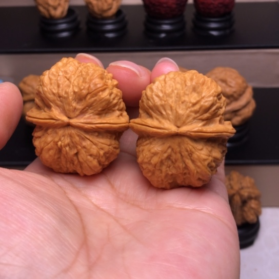 文玩核桃把件鬼脸铁蝴蝶23