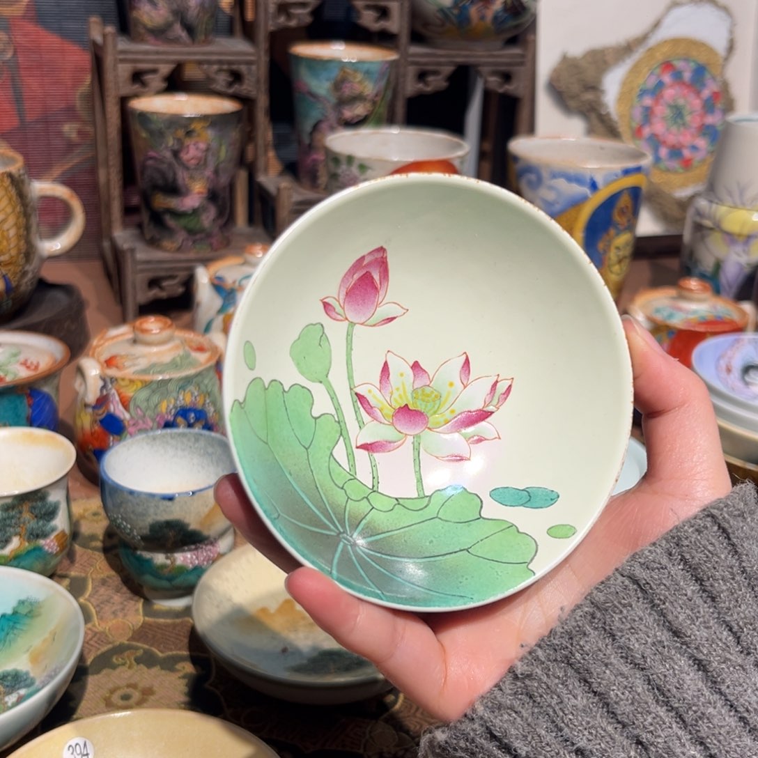 荷花景德镇手工手绘制作