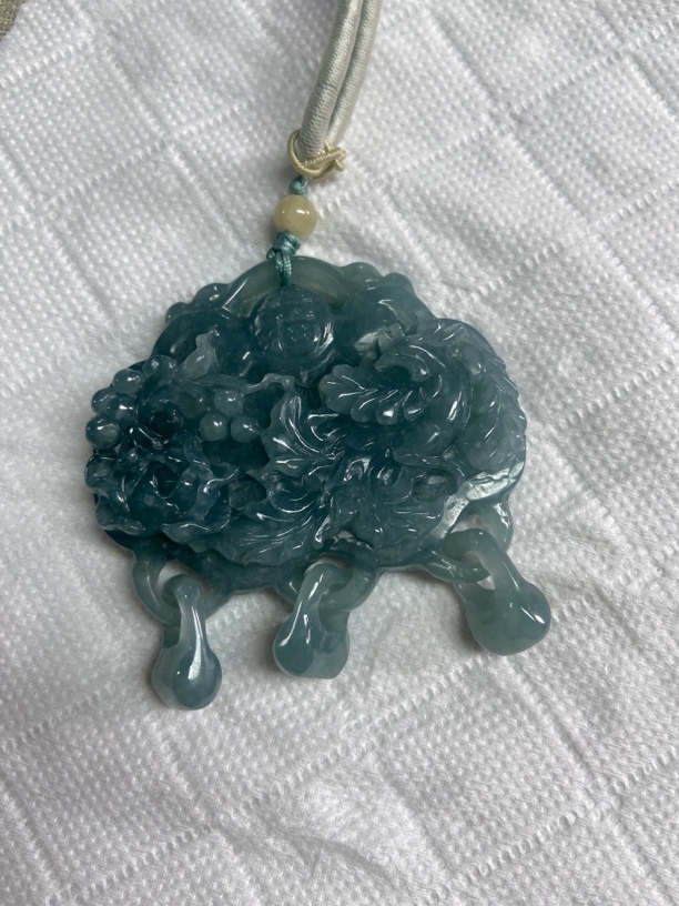 玉如军意翡翠珠宝