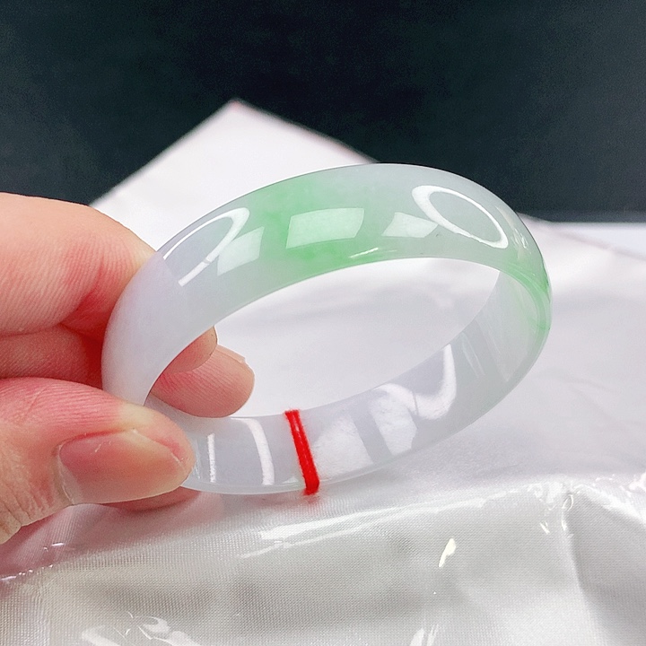 翡翠未镶嵌手镯圈51。05053