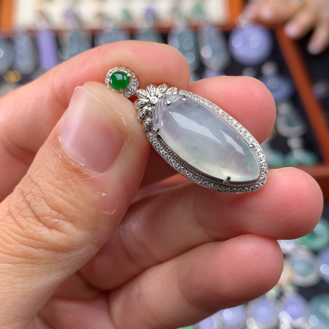 吊坠(不含链)18K金镶嵌翡翠