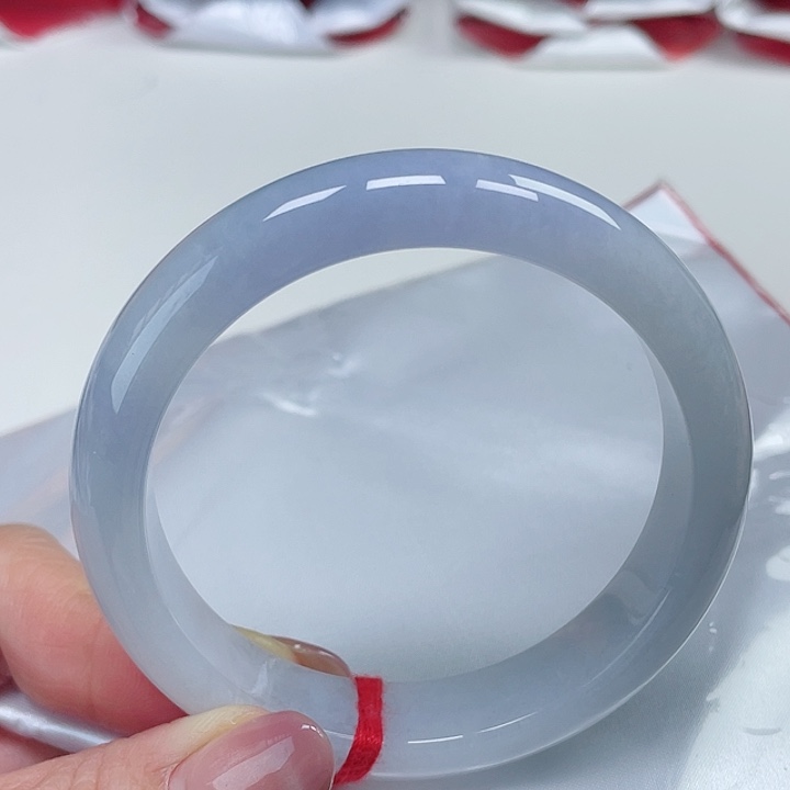 翡翠手镯未镶嵌缅甸翡翠