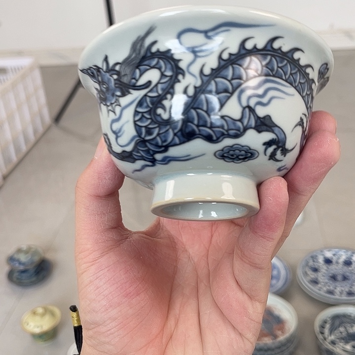 瓷片景德镇青花铠甲龙主人杯