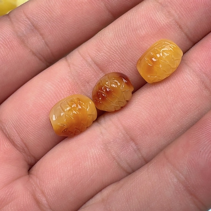 琥珀未镶嵌珠宝奇石随机一个