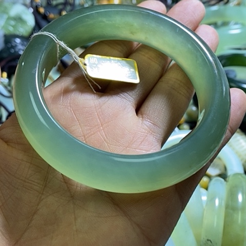 岫玉手镯未镶嵌60口径