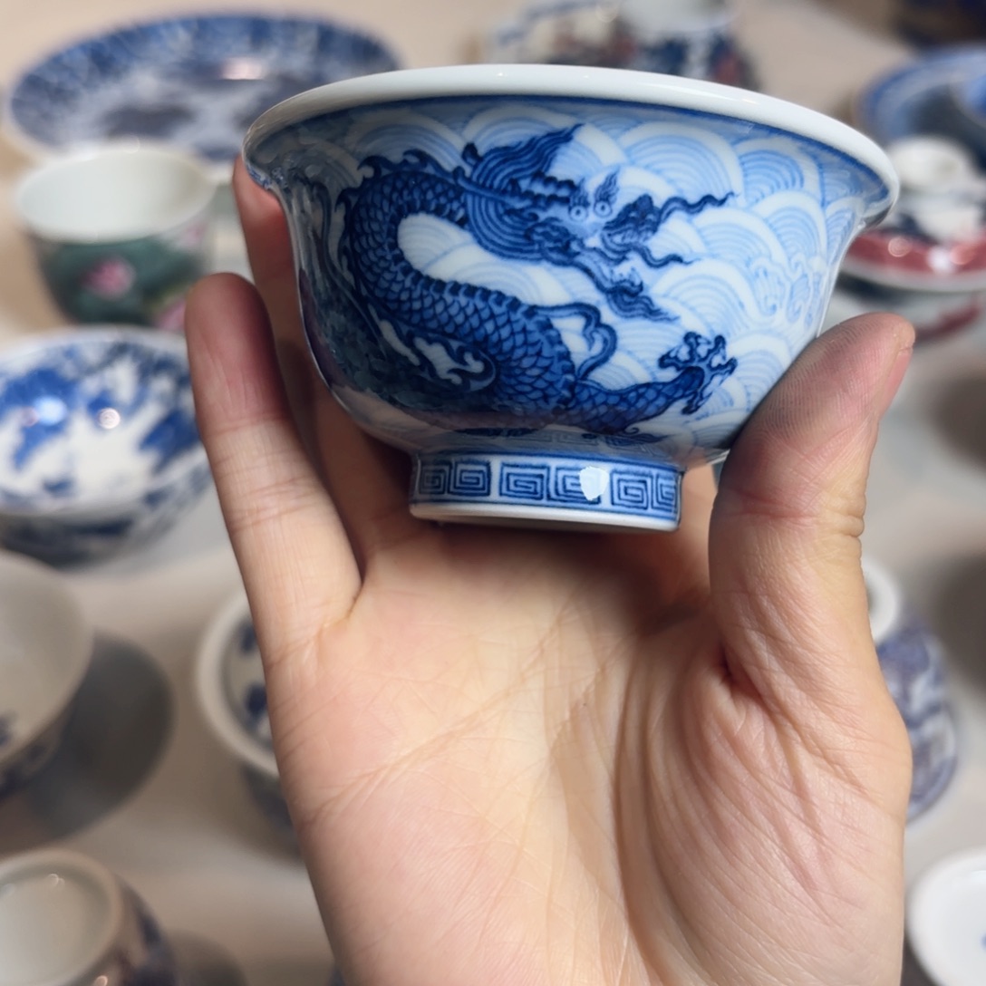 ?****?青花瓷器 龙纹压手