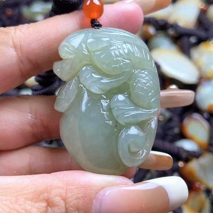 和田玉颈饰未镶嵌