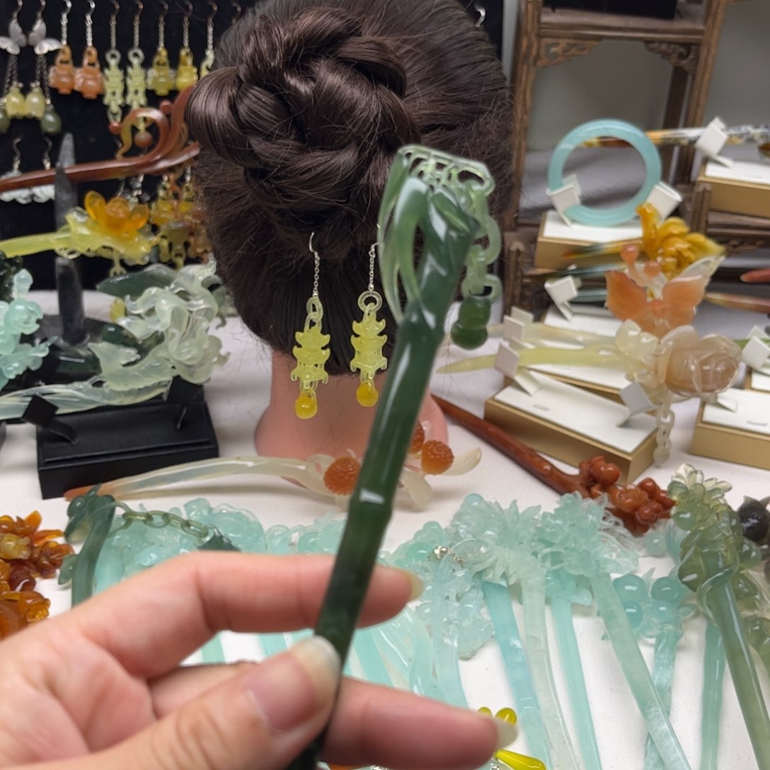 蛇纹石玉发饰合金