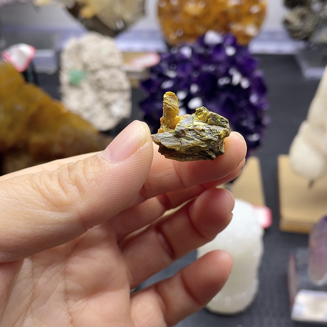 5坦桑石（处理）雌黄