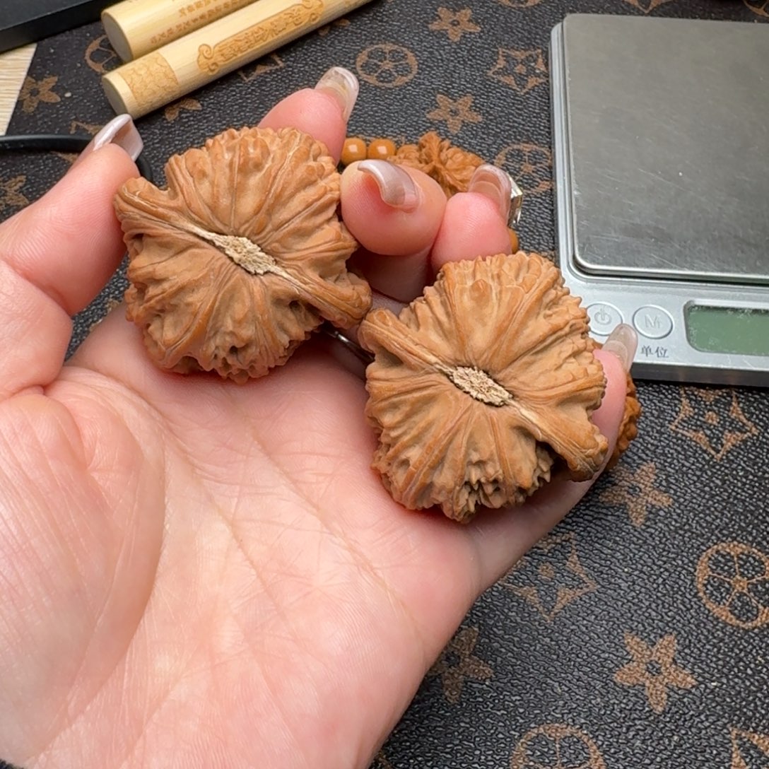 文玩核桃把件43.5白G397
