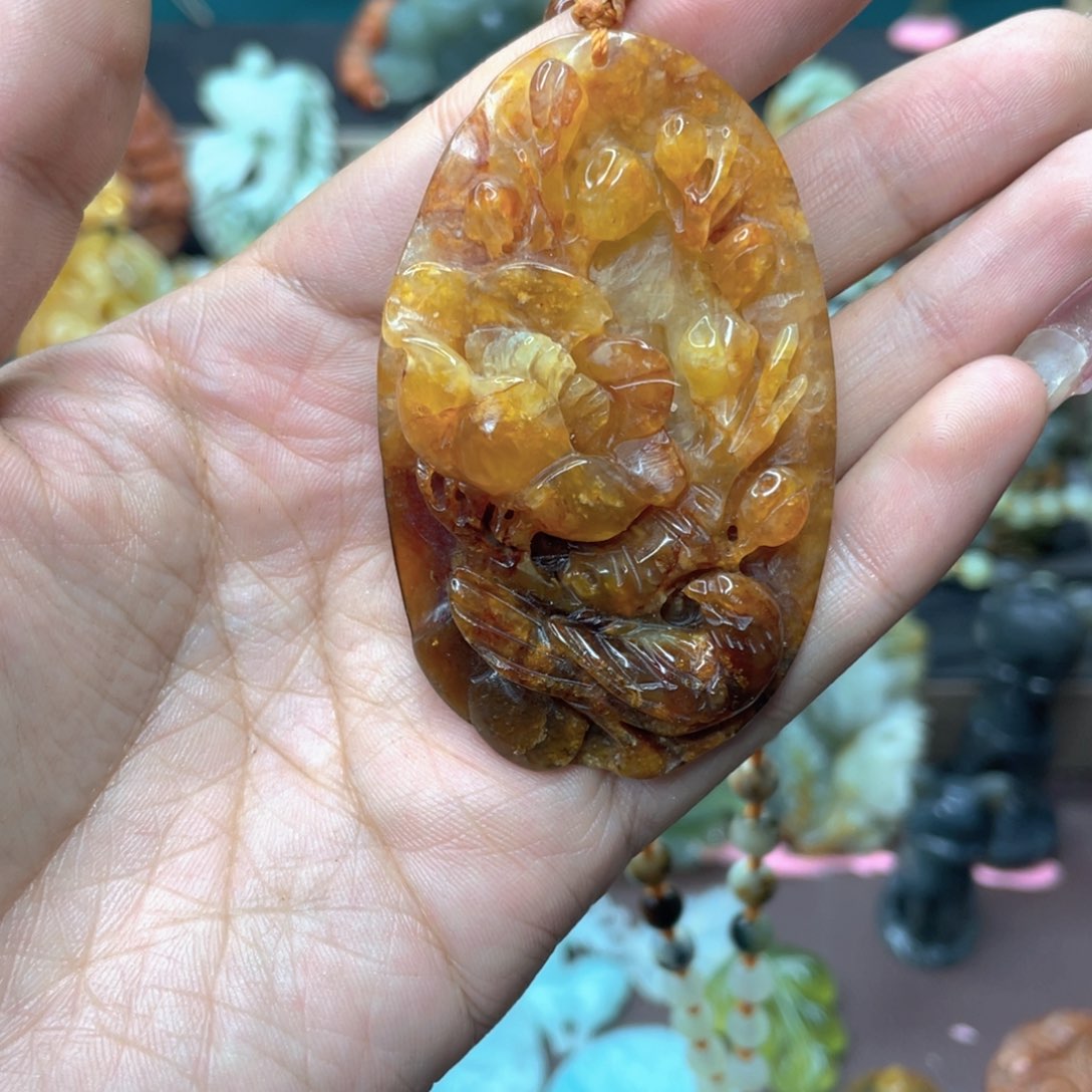 蛇纹石玉颈饰未镶嵌