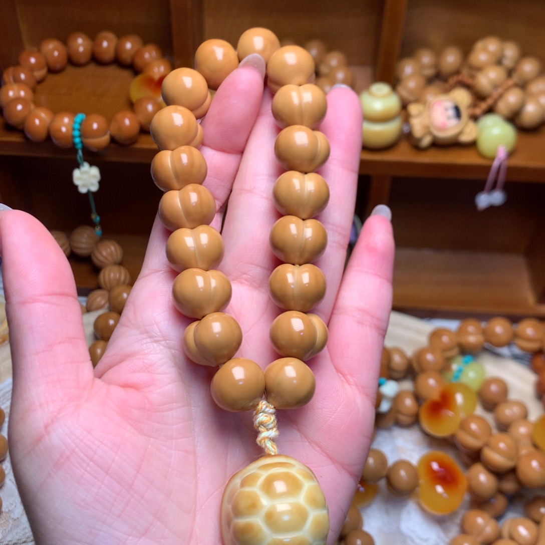 猴头核桃把件14高定屁桃手持富甲