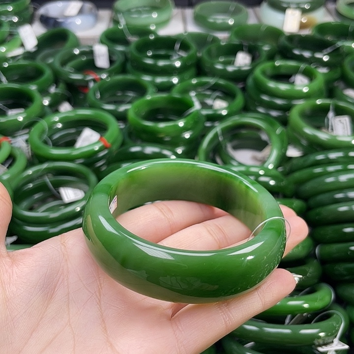 未镶嵌手镯和田玉（碧玉）