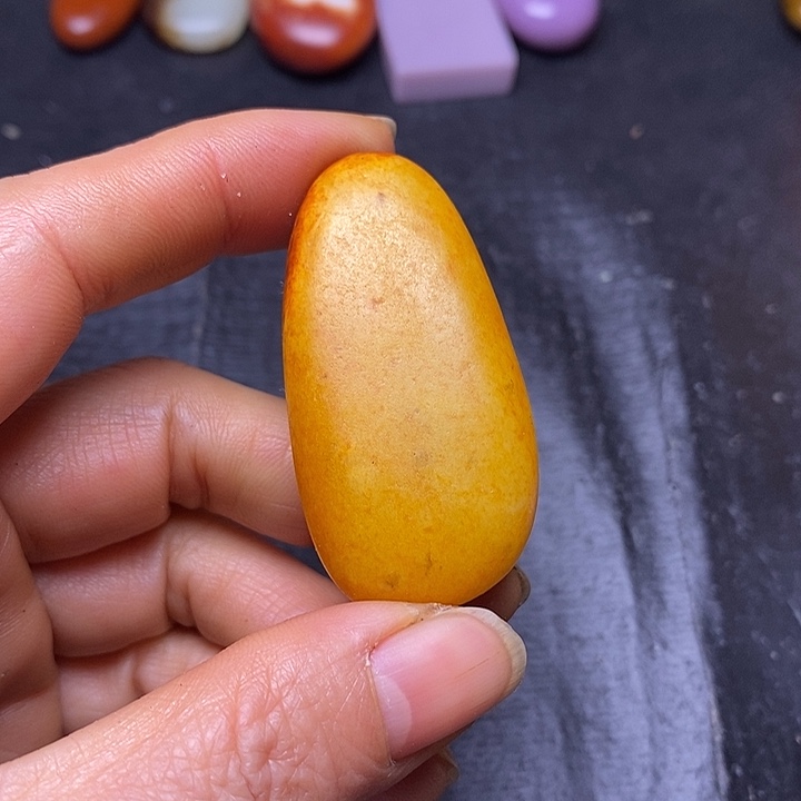和田玉未镶嵌耳饰