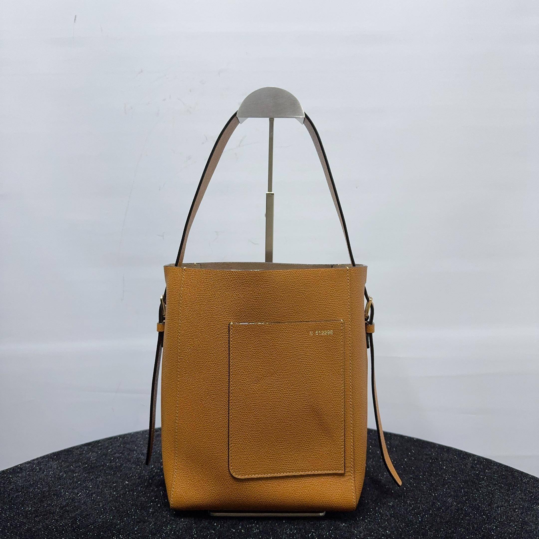 胖虎熙少/Valextra/95新/公价0/箱包/两用包/31T2501130143