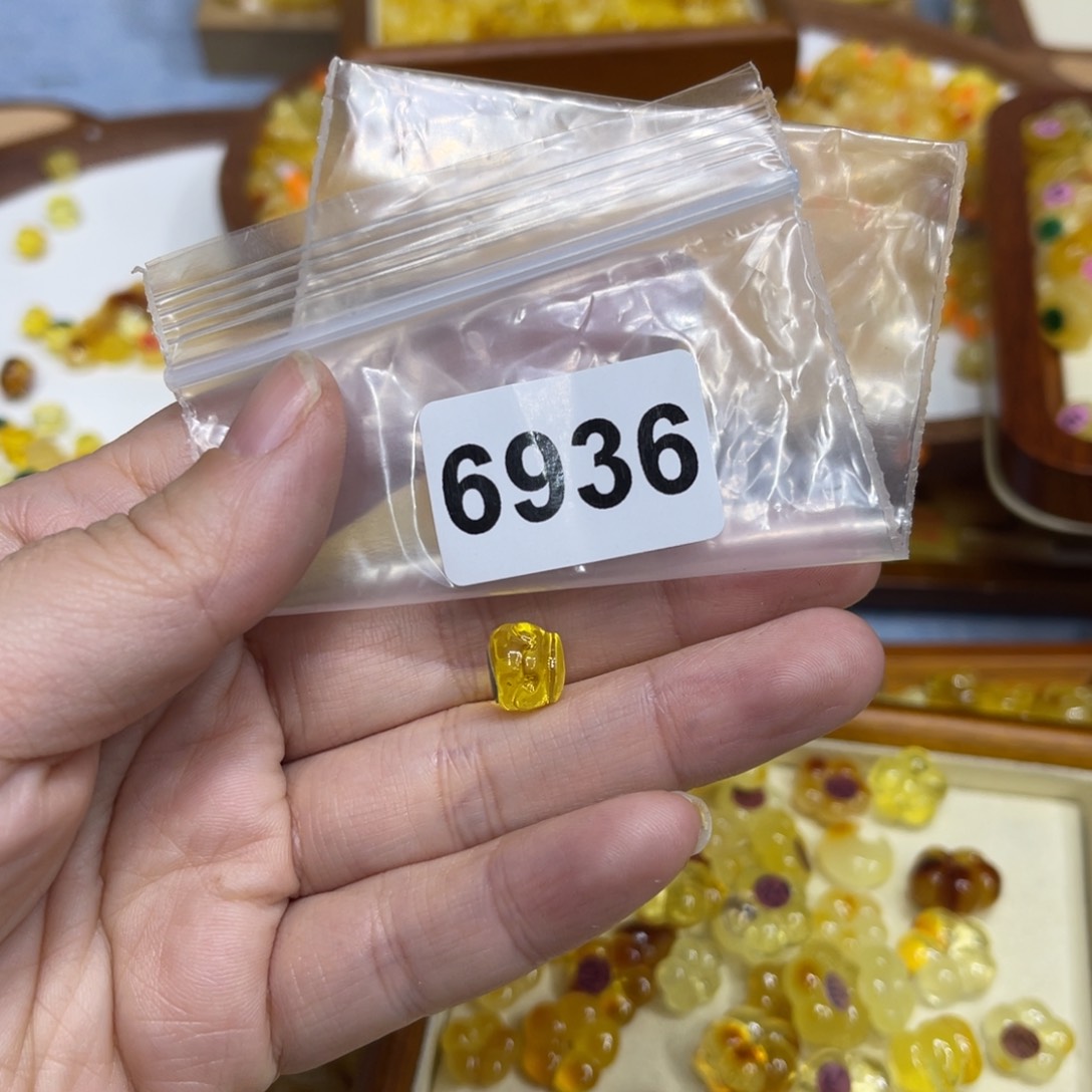 琥珀珠宝奇石未镶嵌