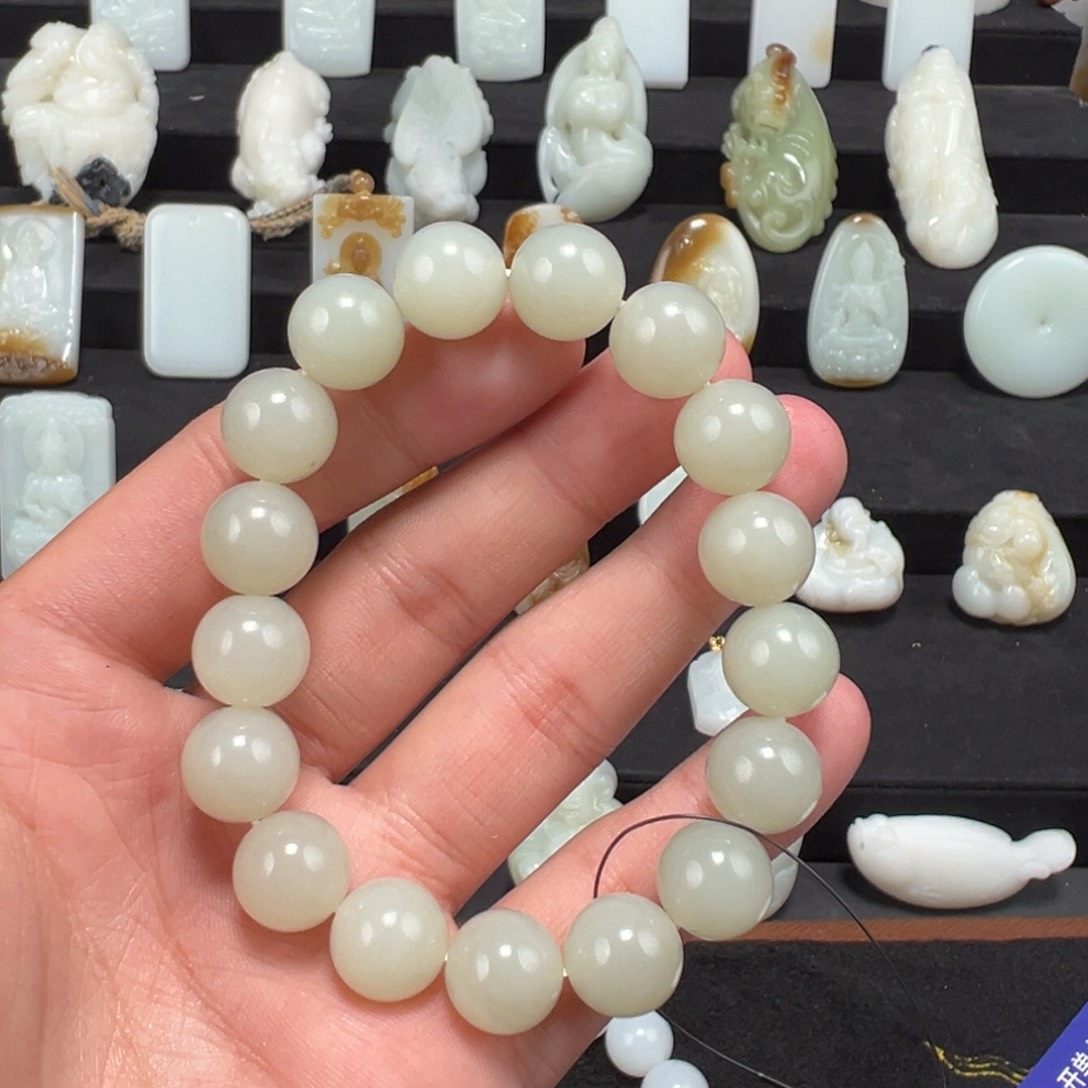 和田玉颈饰未镶嵌