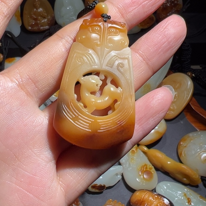 和田玉未镶嵌玉牌