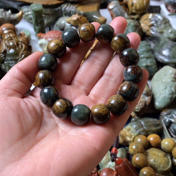 岫岩河磨玉（透闪石质玉）手链未镶嵌露****驴