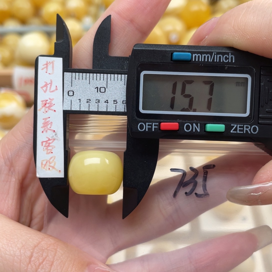 蜜蜡裸石未镶嵌祥****材蜜蜡