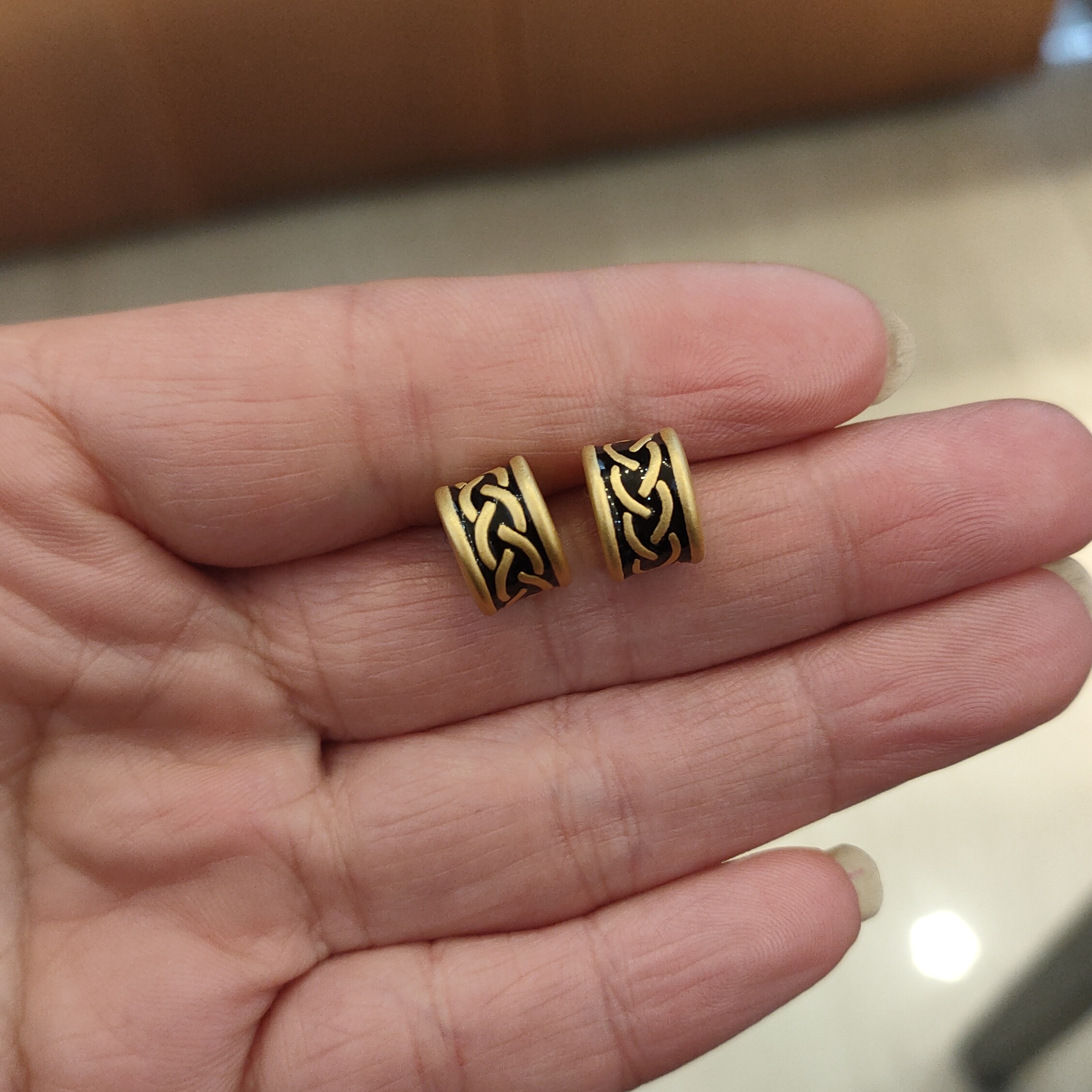 六桂福足金时尚黑金力量桶珠