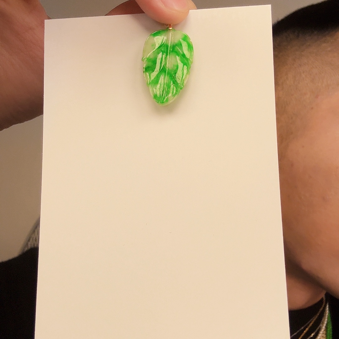 翡翠18K金镶嵌颈饰一件