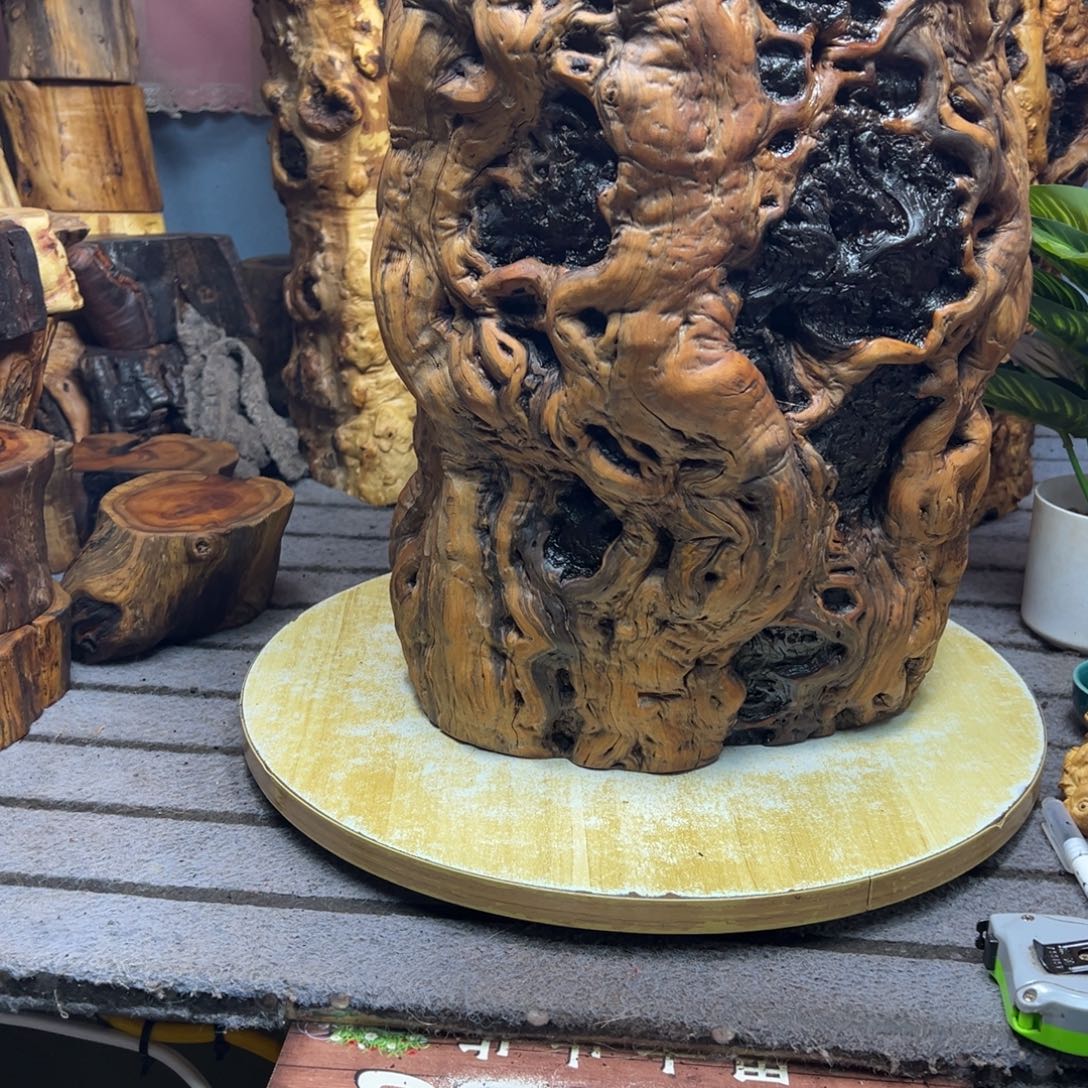 二***姐大叶紫檀（黑酸枝木类）