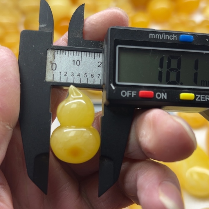 琥珀（矿物珀）未镶嵌裸石