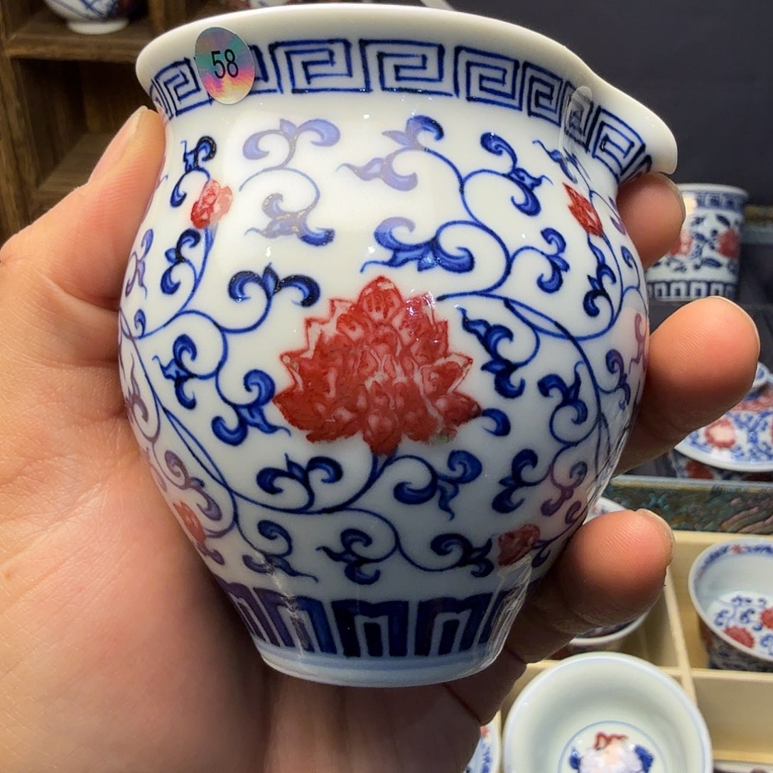 x***e釉里红金刚莲公道杯矿点微瑕