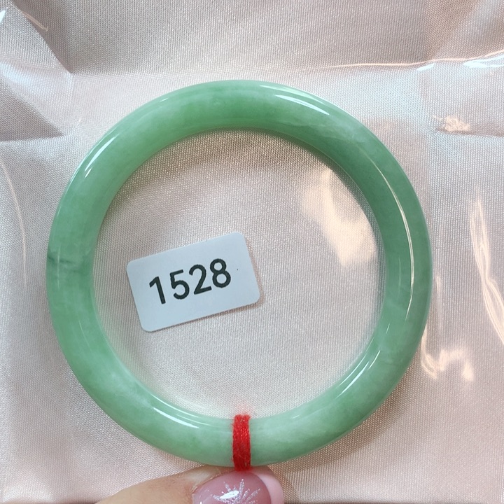 翡翠手镯未镶嵌天然翡翠手镯57