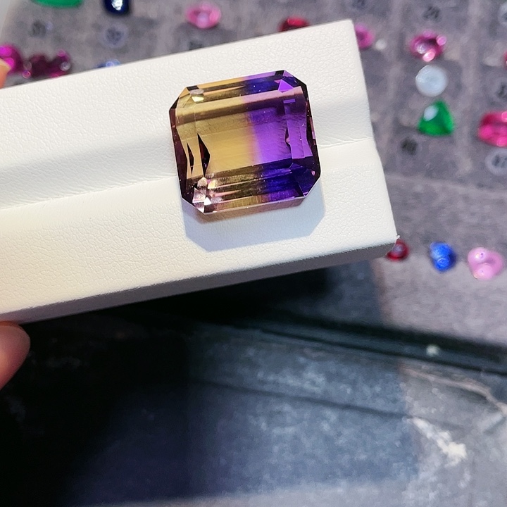 紫晶裸石未镶嵌26.36ct紫黄晶