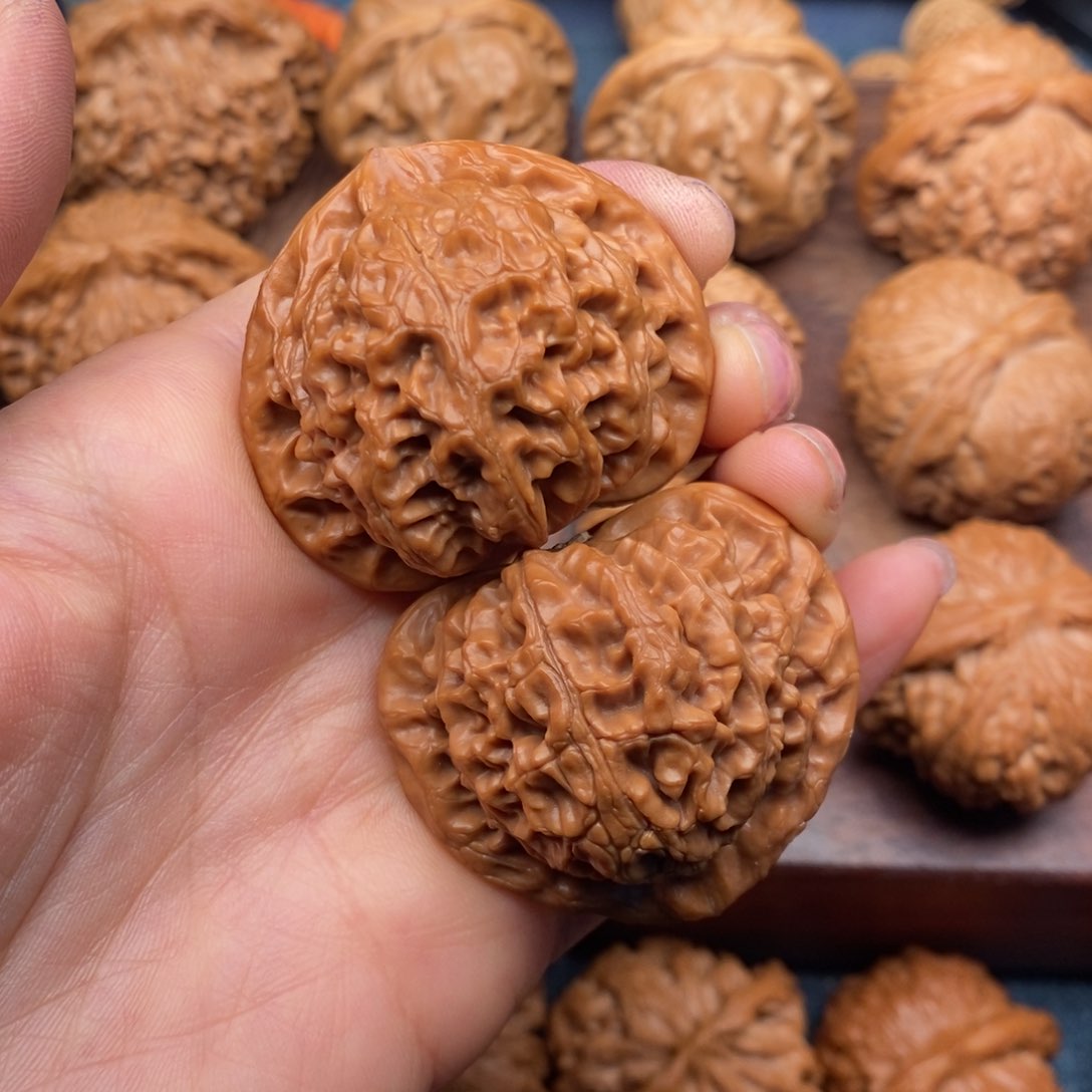 文玩核桃吊坠43山地桃心宫灯，大克重沉手