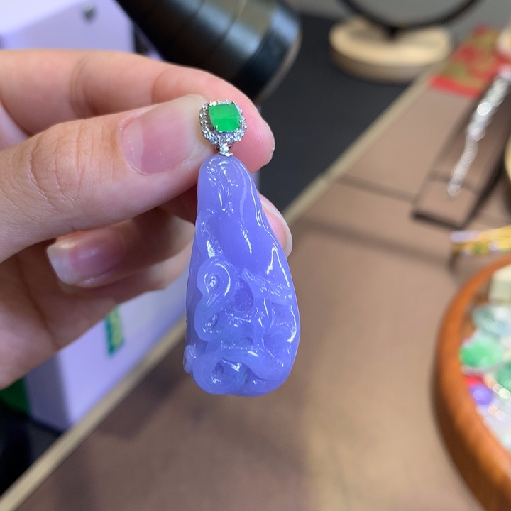 颈饰18K金镶嵌翡翠翡翠
